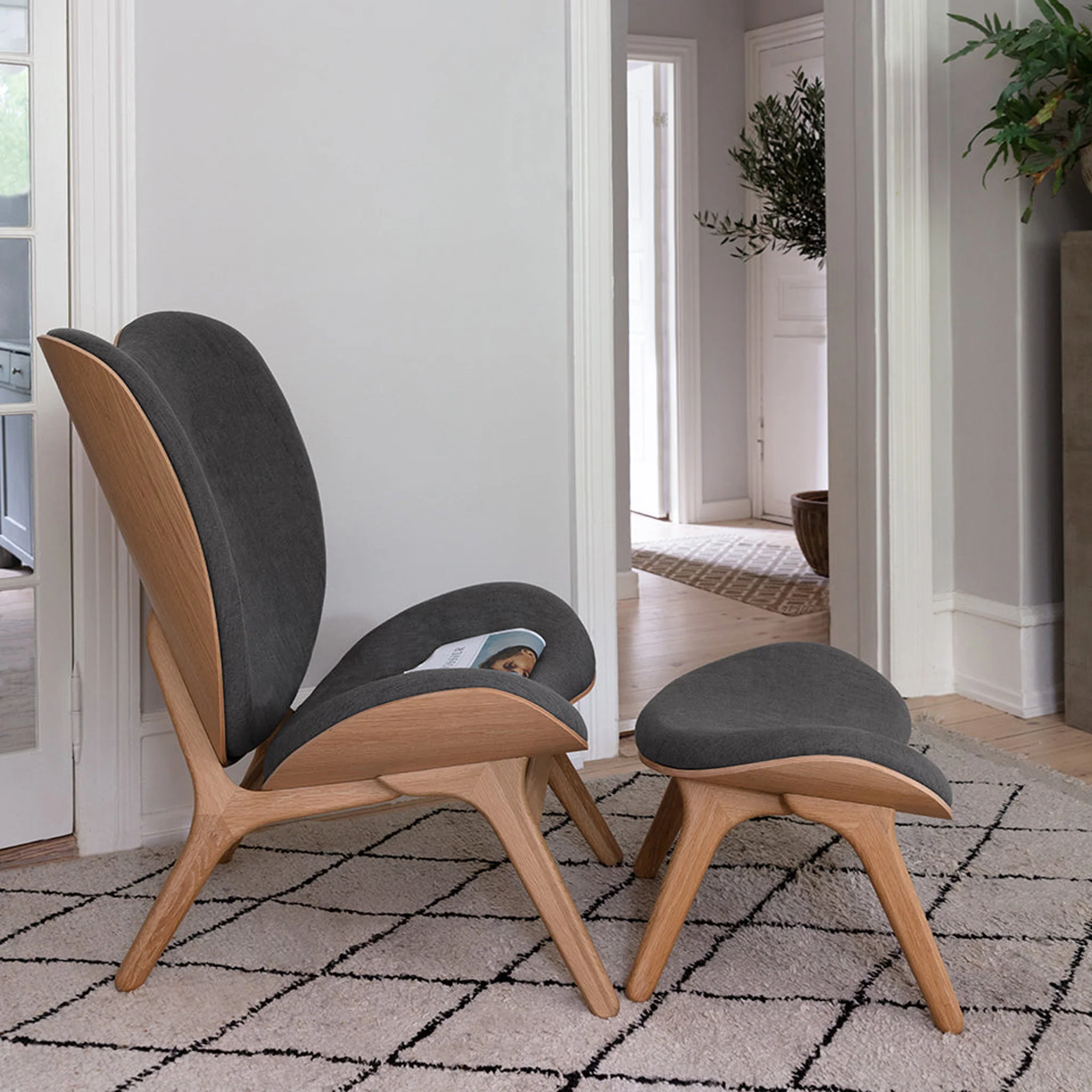A Conversation Piece | ottoman - Image 12