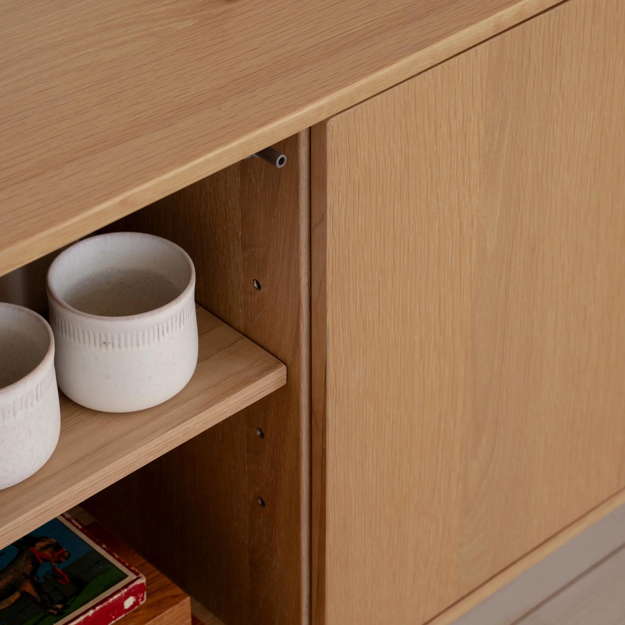 Treasures 3-door | cabinet - Image 7